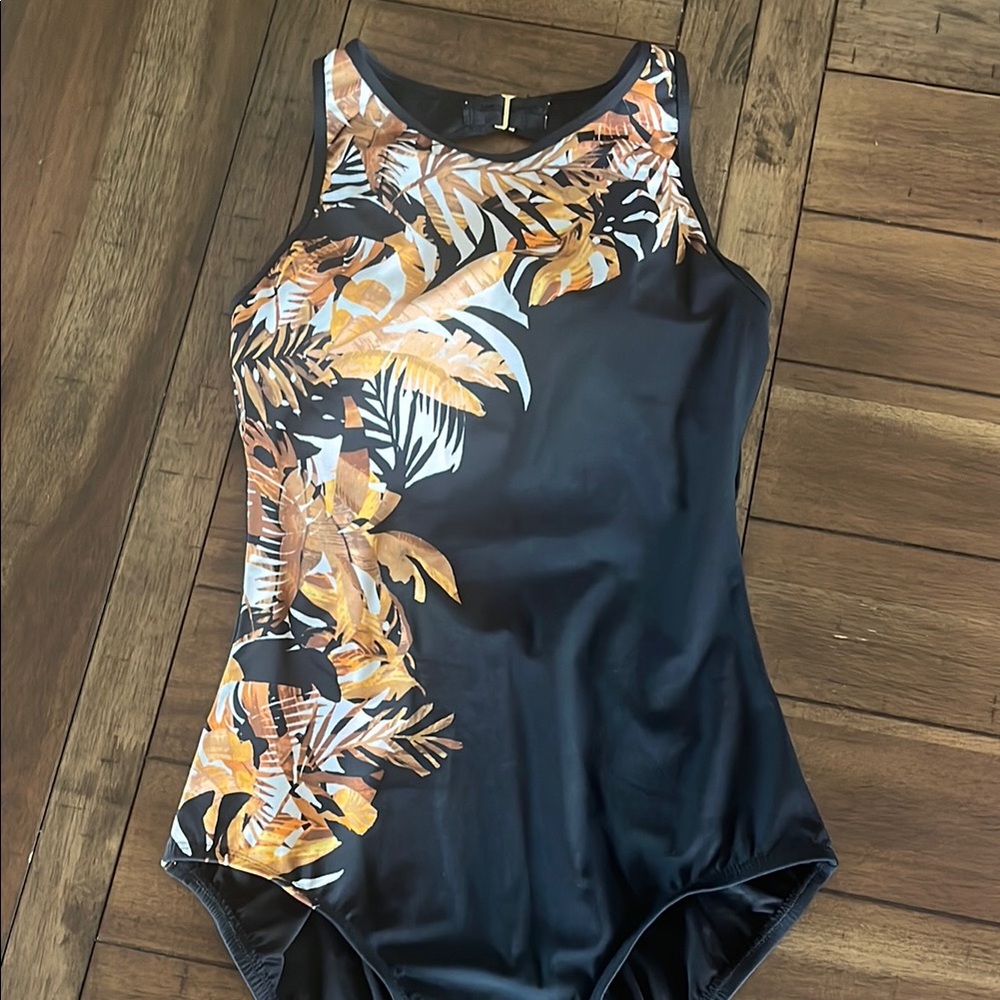 Women’s Jantzen Brand One piece Swimsuit - Picture 2 of 5